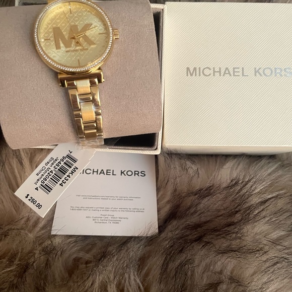 Michael Kors Watch - Picture 2 of 2